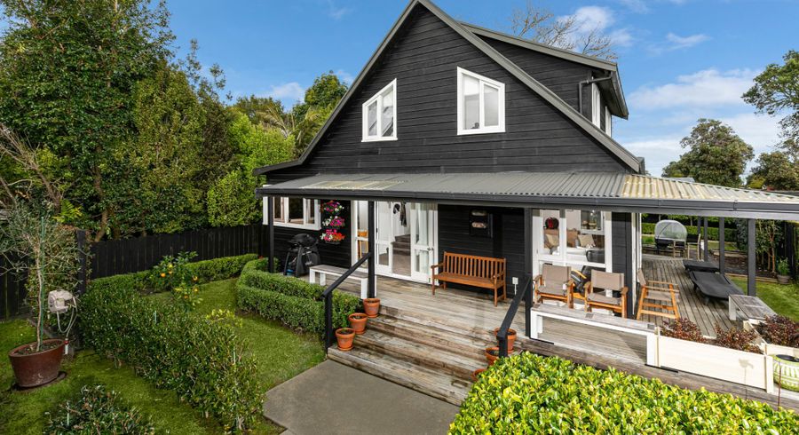  at 3B Shiloh Way, Greenhithe, Auckland