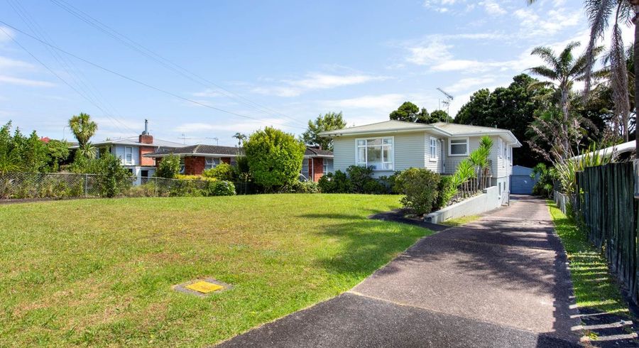  at 10 Covil Avenue, Te Atatu South, Waitakere City, Auckland