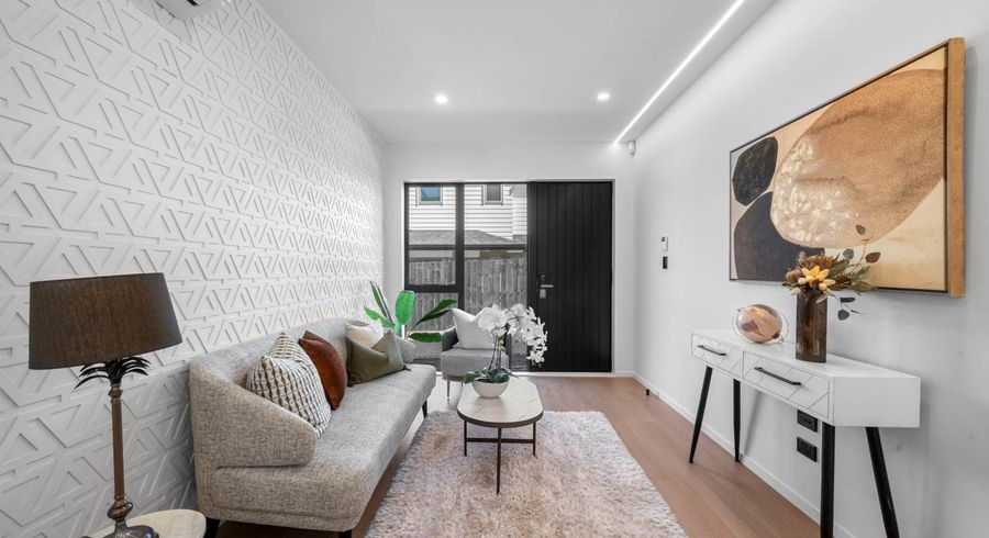  at 4/32 Bradbury Road, Botany Downs, Manukau City, Auckland