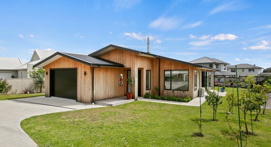  at 6 Tui Grove, Ōakura