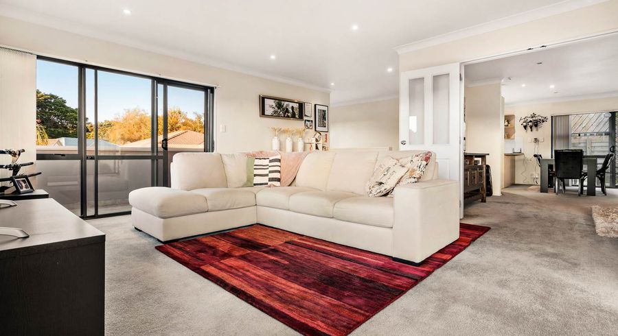  at 16 De Havilland Drive, Goodwood Heights, Auckland