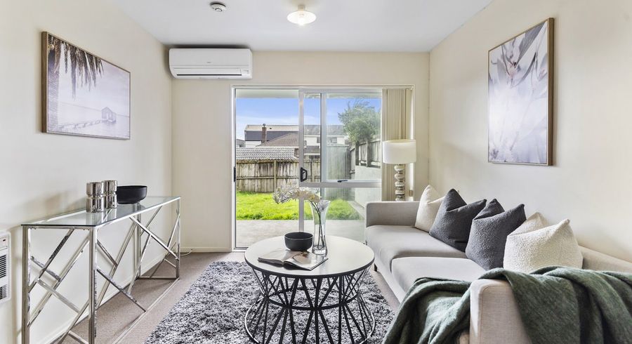  at 1/242 Great North Road, Henderson, Waitakere City, Auckland