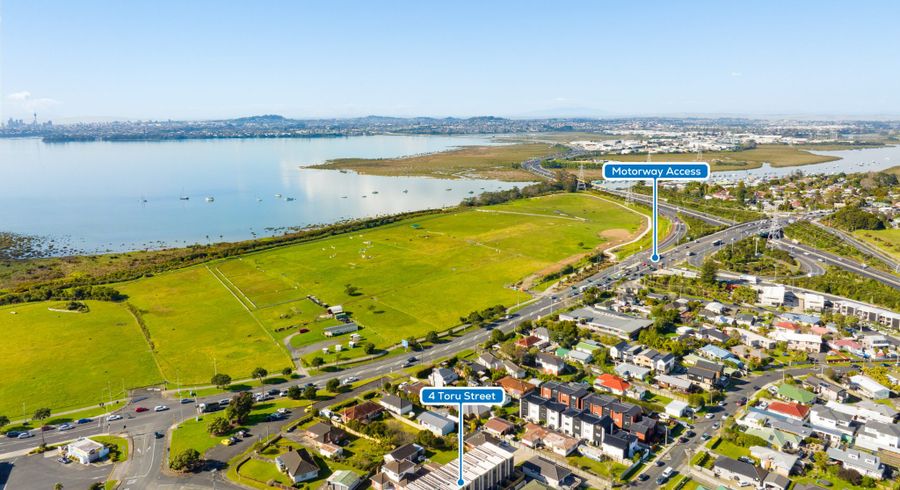  at 7/4 Toru Street, Te Atatu Peninsula, Waitakere City, Auckland