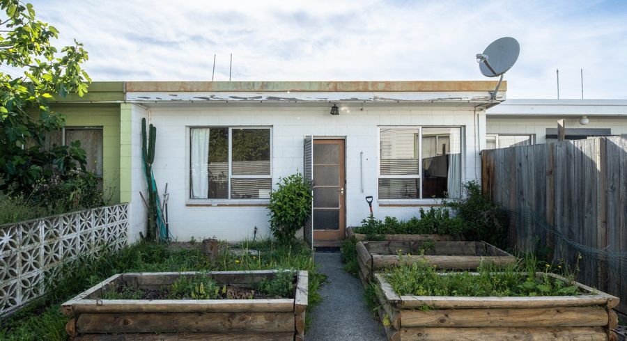  at 2/104 Budge Street, Riversdale, Blenheim