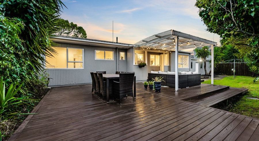  at 1/83 Meadway, Sunnyhills, Auckland
