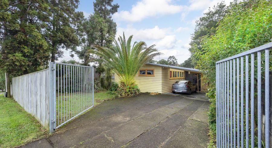  at 31 Taipari Road, Te Atatu Peninsula, Waitakere City, Auckland