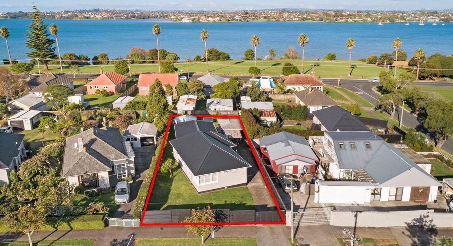  at 20 Pirangi Street, Point England, Auckland City, Auckland