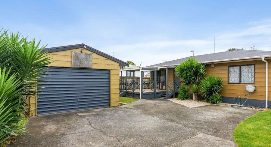  at 2/23 Marr Road, Manurewa, Auckland