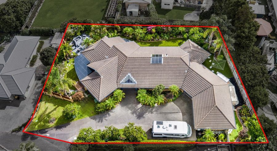  at 8 The Mews, Howick, Manukau City, Auckland