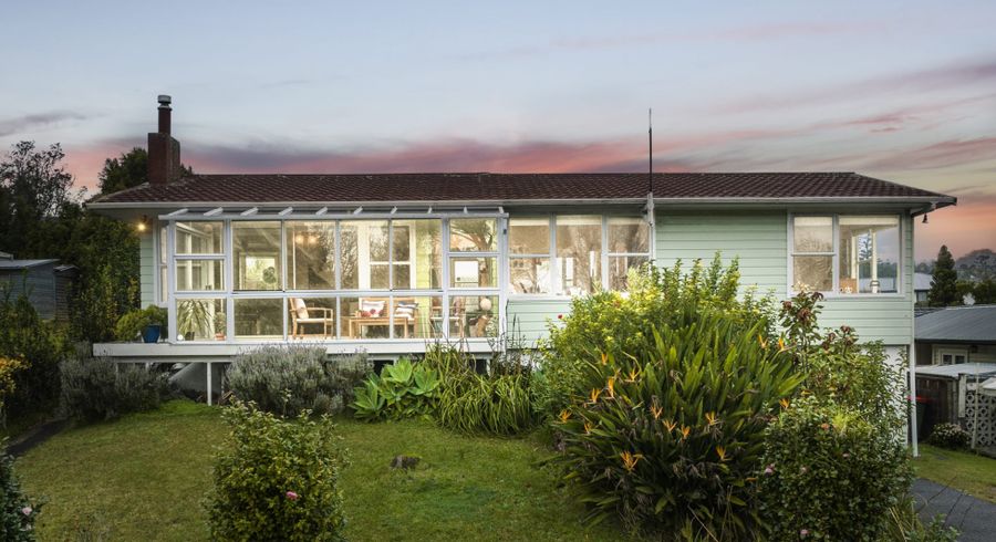  at 36 Waverley Avenue, Glenfield, Auckland
