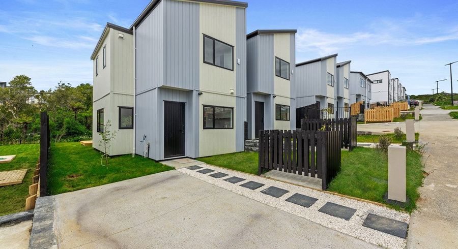  at 49b Crestview Rise, Red Hill, Papakura, Auckland