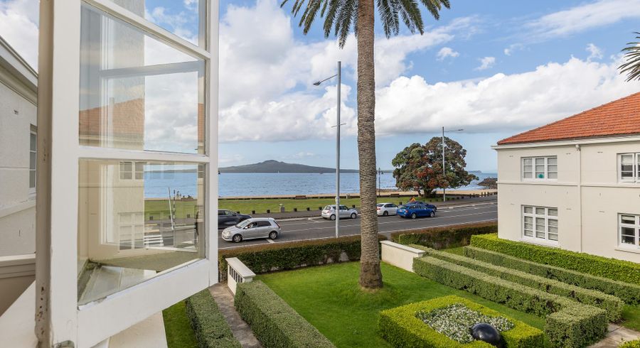  at 4/105 Tamaki Drive, Mission Bay, Auckland City, Auckland