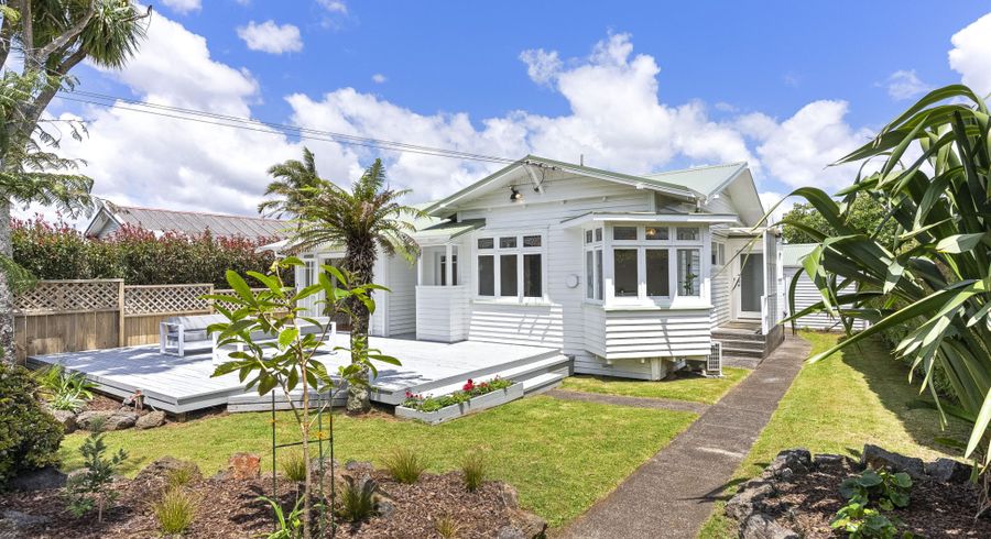  at 27 Horotutu Road, Greenlane, Auckland City, Auckland