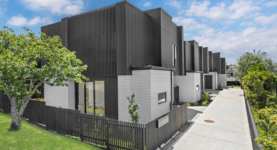  at 24 Finnerty Avenue, Howick, Manukau City, Auckland