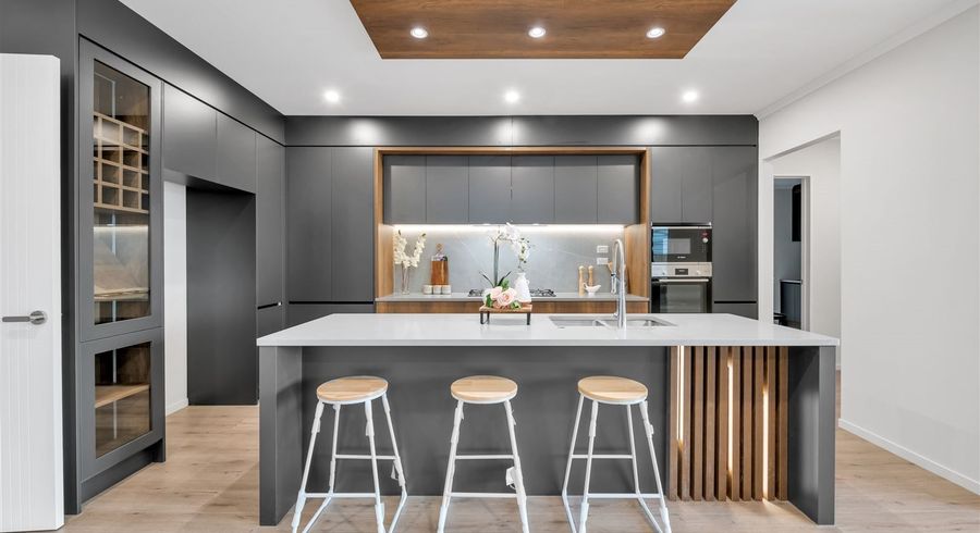  at 14 Bushfield Drive, Flat Bush, Auckland