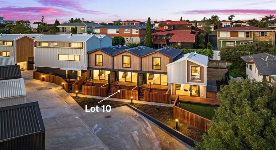  at 10/98-100 Walker Road, Point Chevalier, Auckland City, Auckland