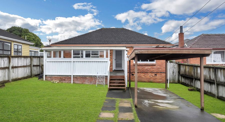  at 42 White Swan Road, Mount Roskill, Auckland City, Auckland