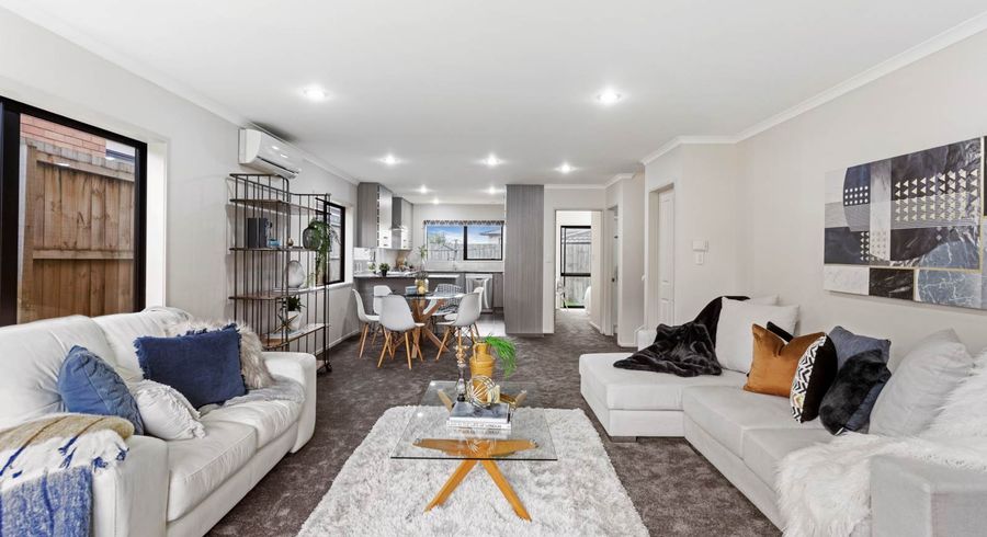  at 2 Staten Place, Mangere, Auckland