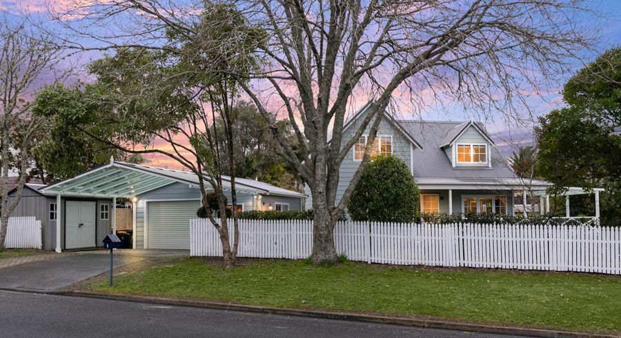  at 1 Waipuia Place, Greenhithe, Auckland
