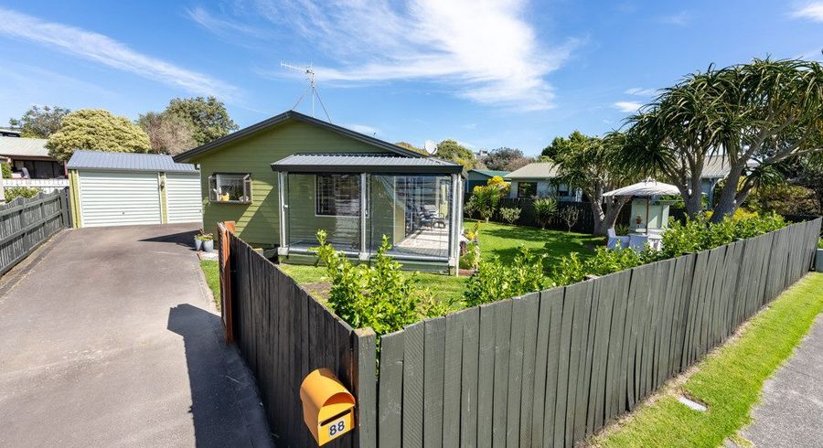  at 88 Queens Road, Waikanae Beach, Waikanae