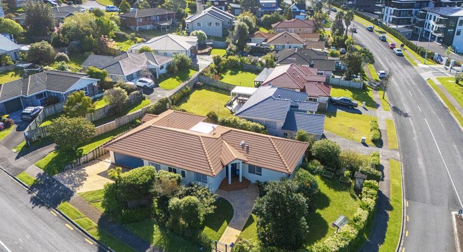  at 1 Bluebird Crescent, Unsworth Heights, North Shore City, Auckland