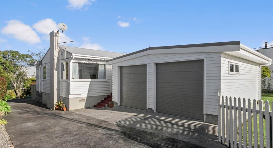  at 24 Golf Road, New Lynn, Auckland