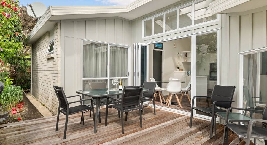  at 2/3 Tiri View Place, Torbay, North Shore City, Auckland
