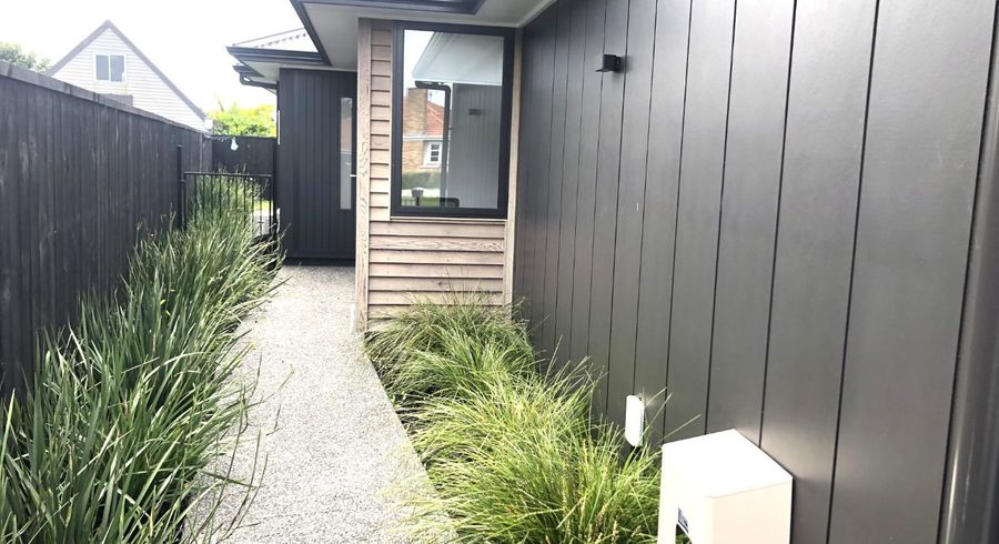  at 2/14 Mitcham Avenue, Forest Lake, Hamilton