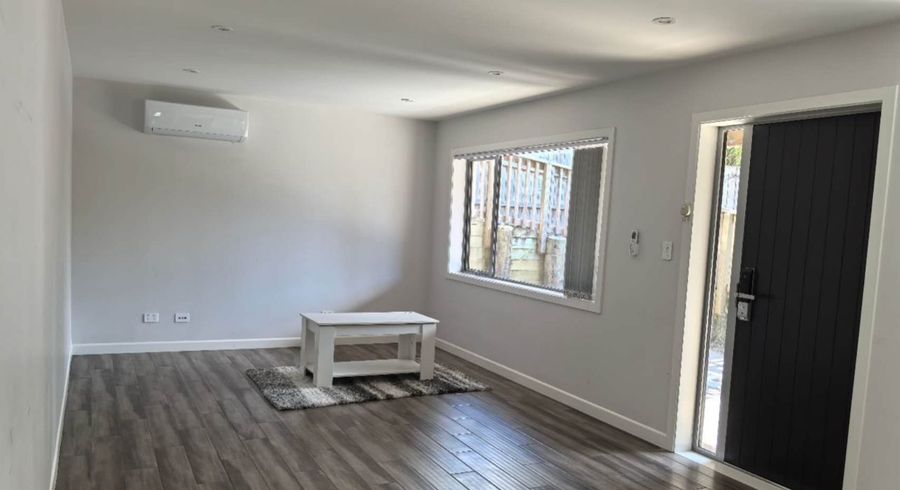  at 2/116B Weatherly Road, Torbay, North Shore City, Auckland