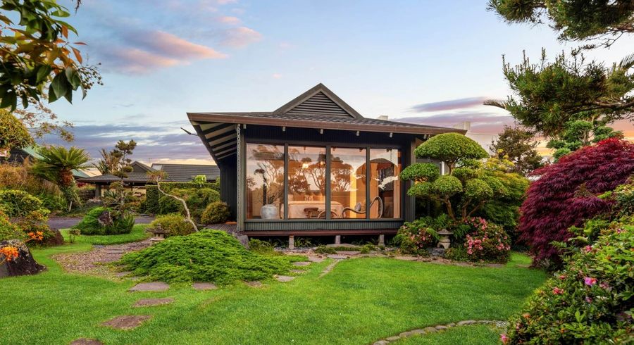  at 10 Marine Terrace, Bayswater, North Shore City, Auckland