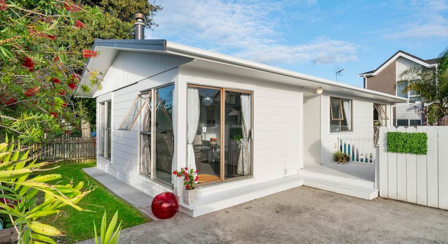  at 26 Chesley Place, Half Moon Bay, Auckland