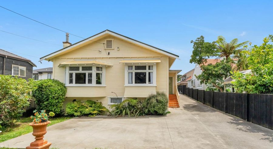  at 17 Queensway, Three Kings, Auckland City, Auckland