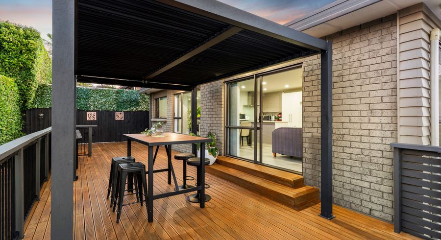  at 2/36 Browns Bay Road, Rothesay Bay, North Shore City, Auckland