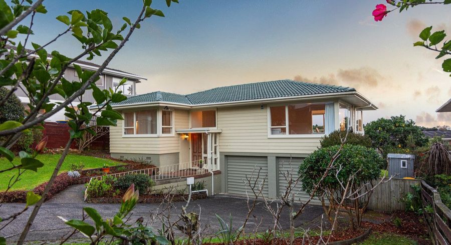  at 32 Galaxy Drive, Mairangi Bay, North Shore City, Auckland