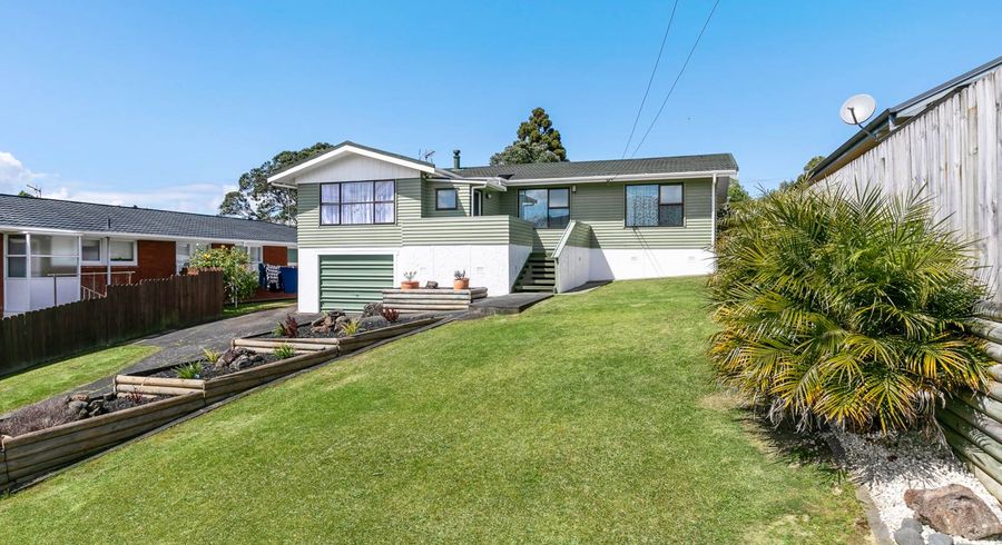  at 5 Windermere Crescent, Blockhouse Bay, Auckland