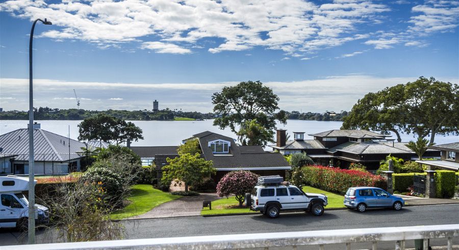 at 2/14 Lake View Road, Takapuna, Auckland
