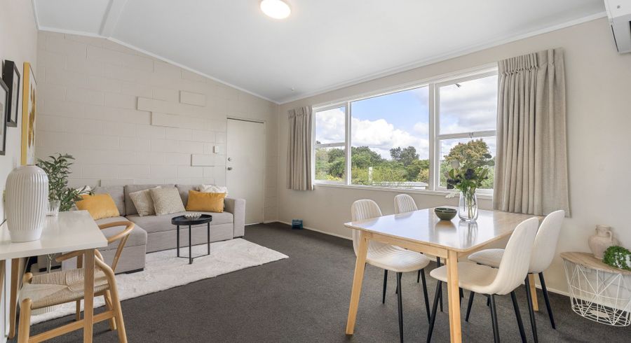  at 2/6 Leonard Road, Mount Wellington, Auckland City, Auckland