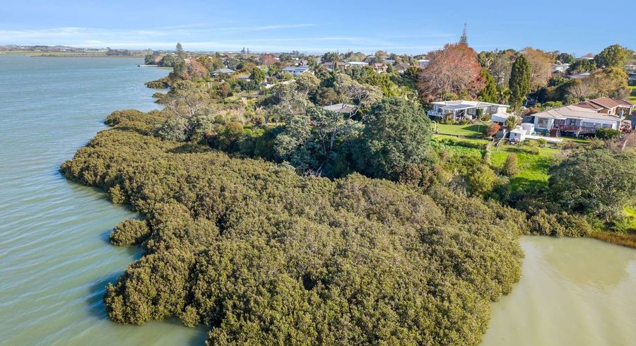 at 14 Lucas Place, Weymouth, Manukau City, Auckland