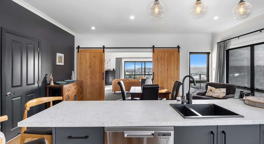  at 1 Shakespeare Road, Bastia Hill, Whanganui, Manawatu / Whanganui