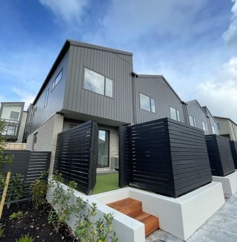  at 27/28 Westgate Drive, Westgate, Waitakere City, Auckland