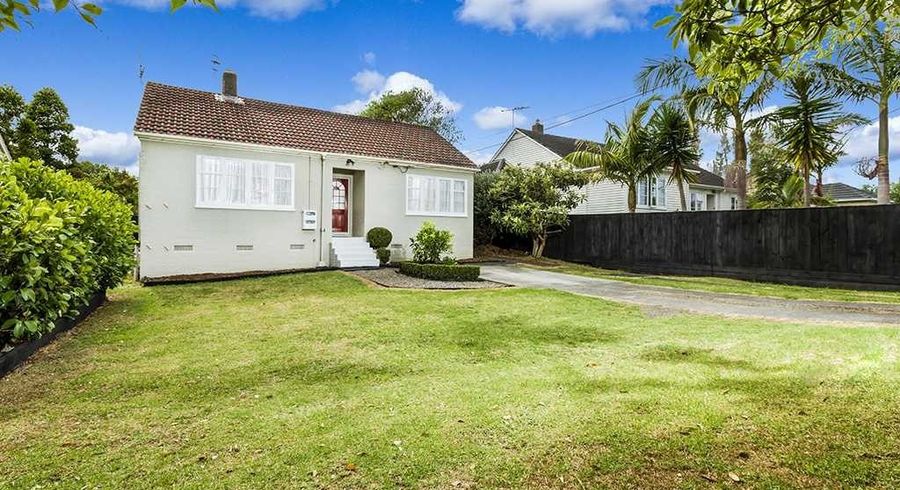  at 204 Lake Road, Belmont, Auckland