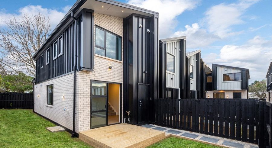  at 2/9 Blanes Road, Weymouth, Manukau City, Auckland