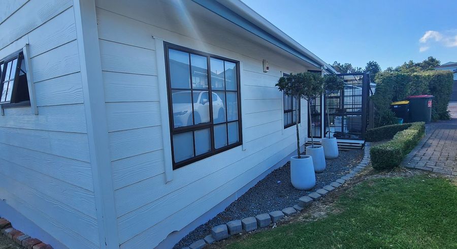  at 1B Woodridge Drive, Woodridge, Wellington