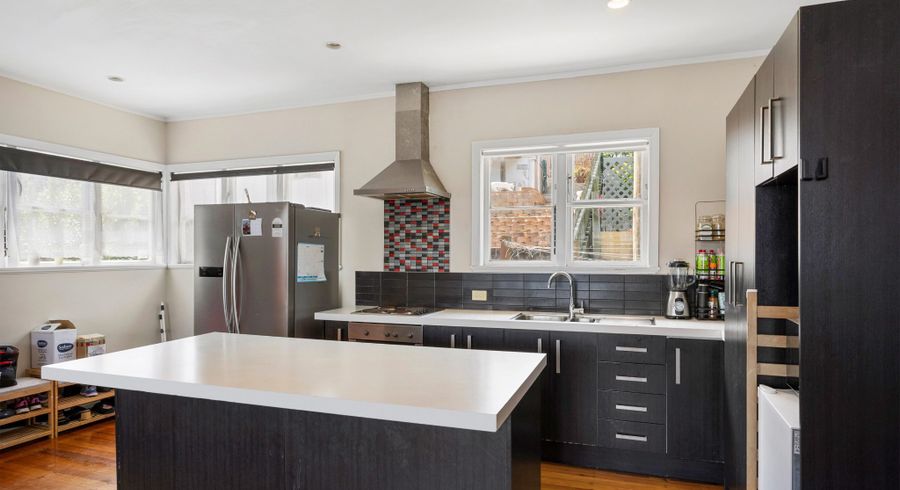  at 2/27 Hillcrest Road, Papatoetoe, Manukau City, Auckland