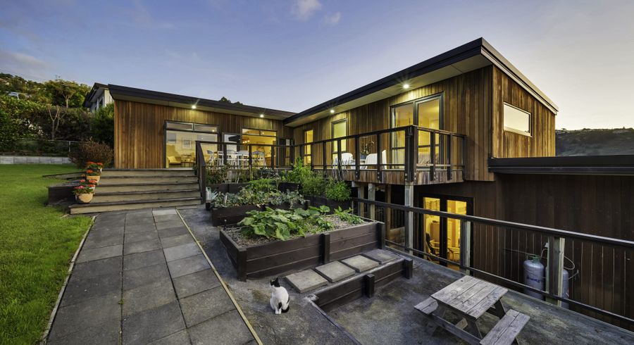  at 20 Whaka Terrace, Huntsbury, Christchurch