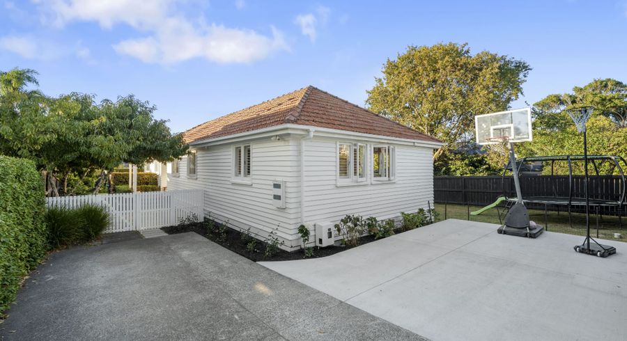  at 58 Wainui Avenue, Point Chevalier, Auckland City, Auckland