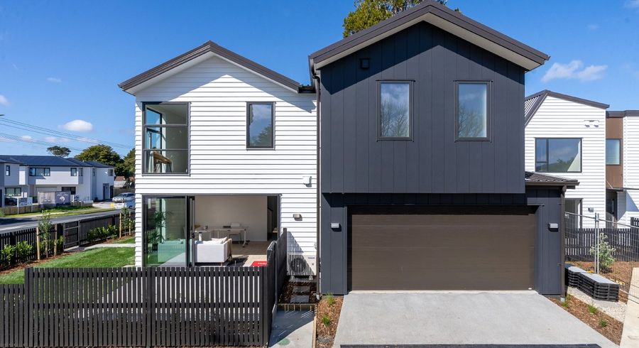  at 32 Swanson Road, Western Heights, Waitakere City, Auckland