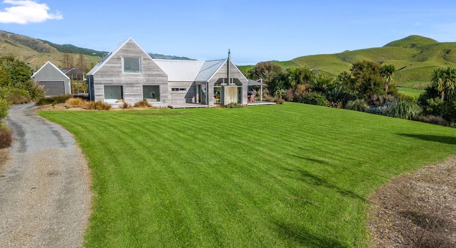  at 48 Mountain View Drive, Manakau