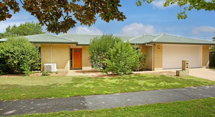  at 6 Cottesmore Place, Huntington Park, Manukau City, Auckland