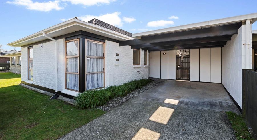  at 2/1 Glengowan Place, Conifer Grove, Papakura, Auckland